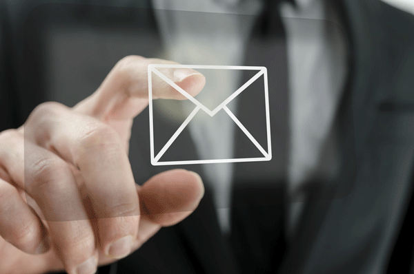 Managing emailing and postal mailing campaigns